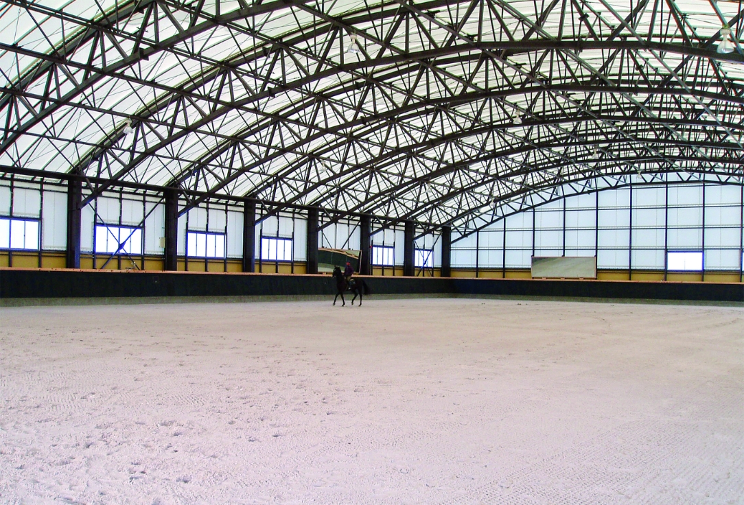 地方競走馬教養センター テントドーム型覆馬場